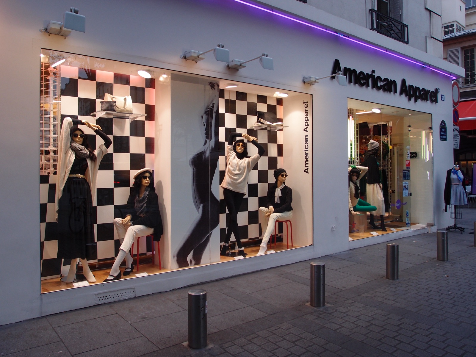 American Apparel, Paris