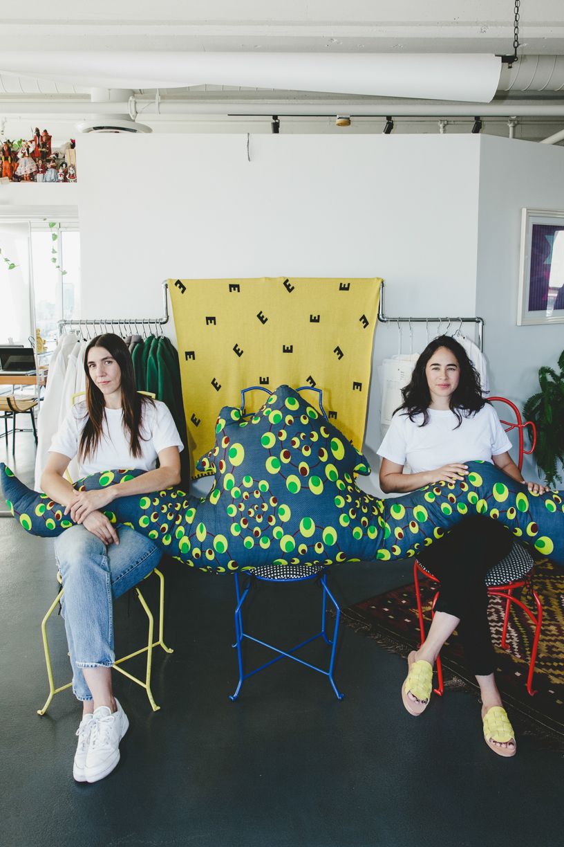 Iris Alonzo and Carolina Crespo for Office Magazine, photograph by Camraface